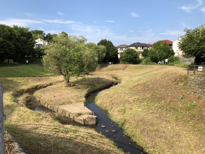 施設のテラスや庭園
